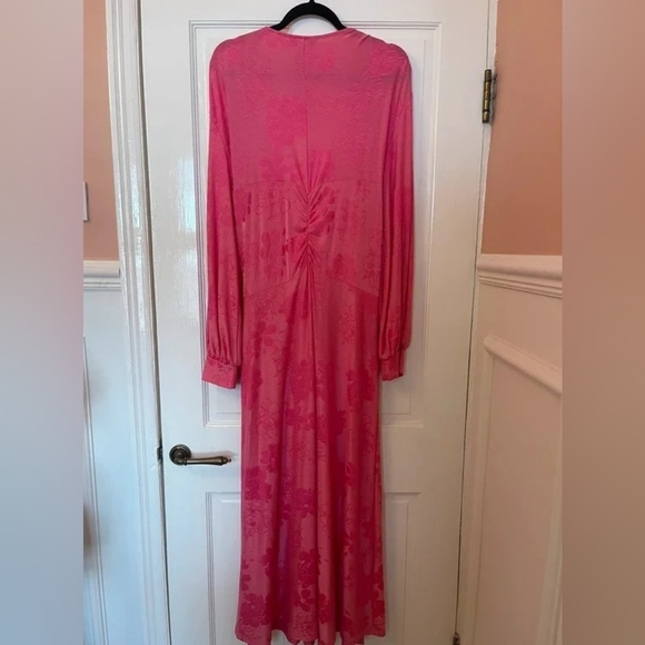 Elegant Pink Maxi Dress - Picture 4 of 4